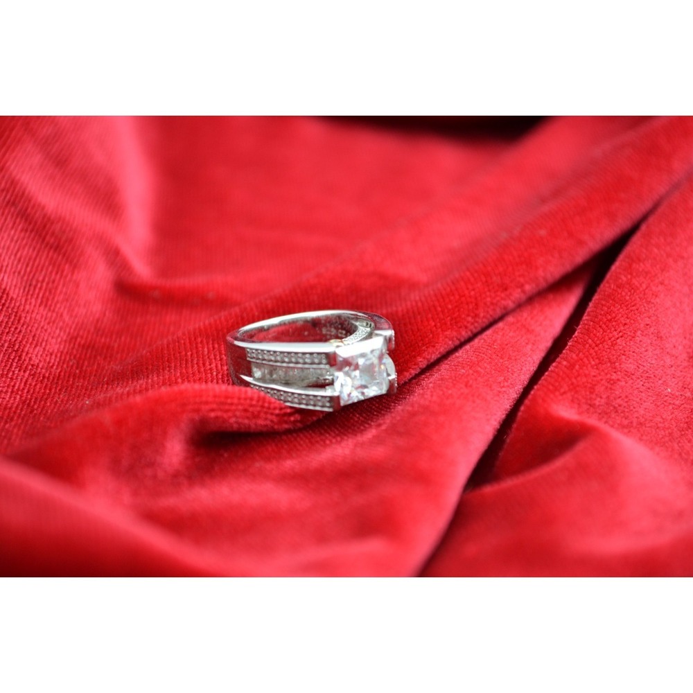 925 Sterling Silver Cubic Zirconia Women's Cocktail Ring Size 5.75